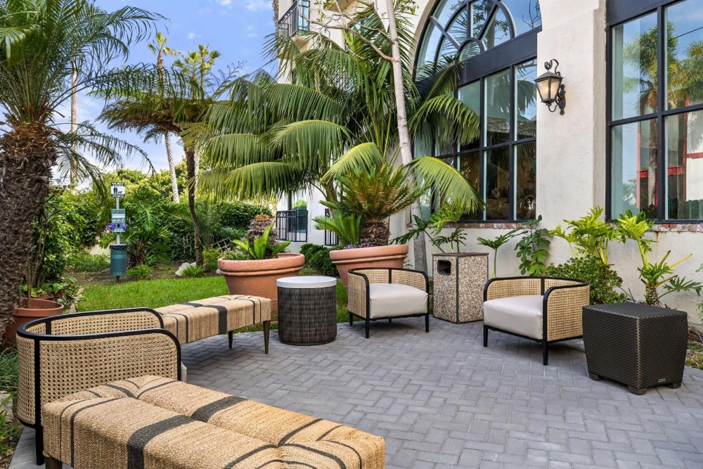 Embassy Suites By Hilton Hotel Los Angeles-International Airport South Main image